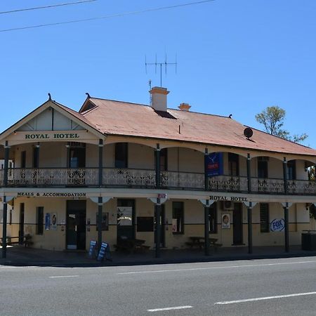 Royal Hotel Mandurama Exterior photo